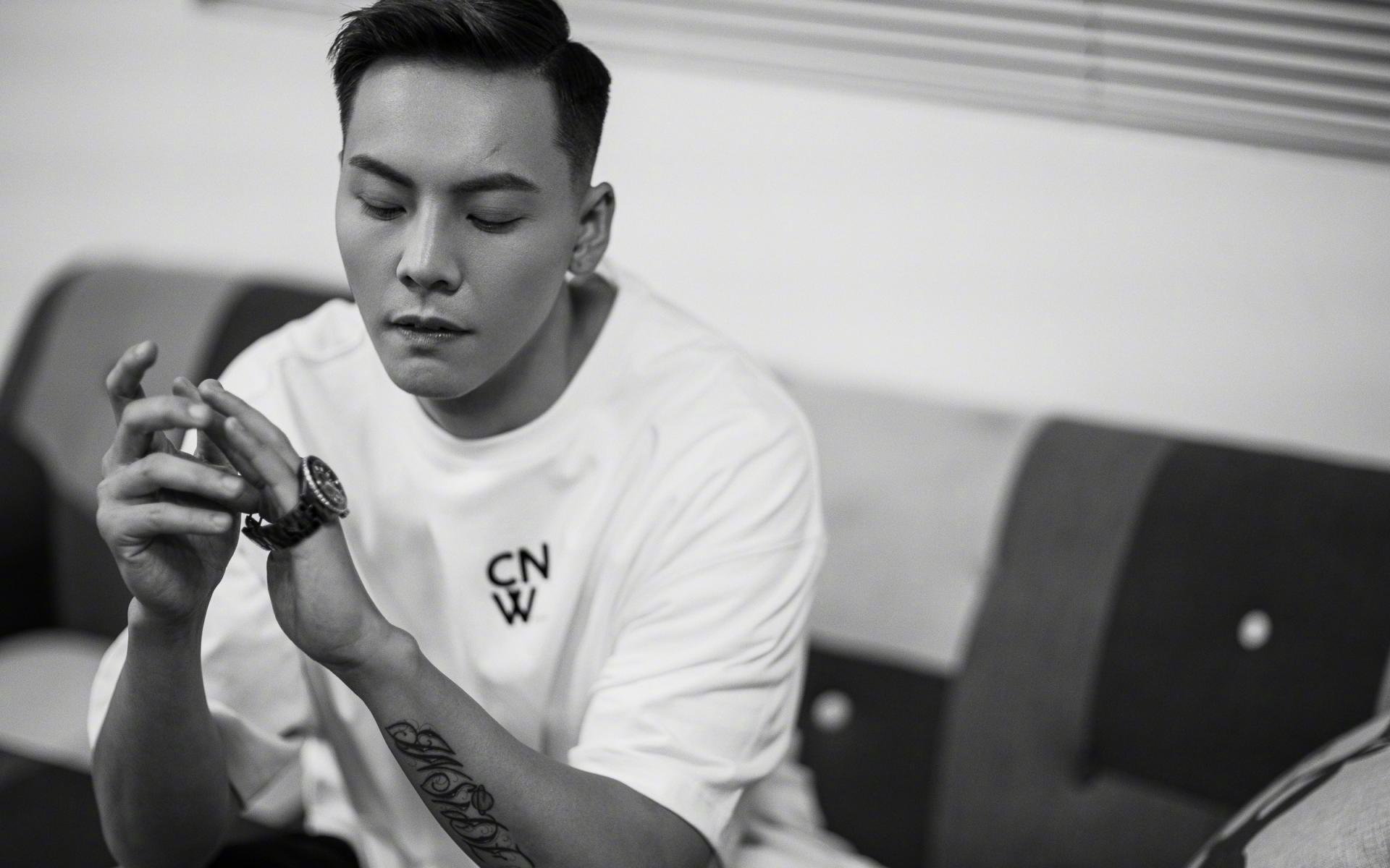 英超关键比赛,战术变化多端,亮点不断,英超各项赛事