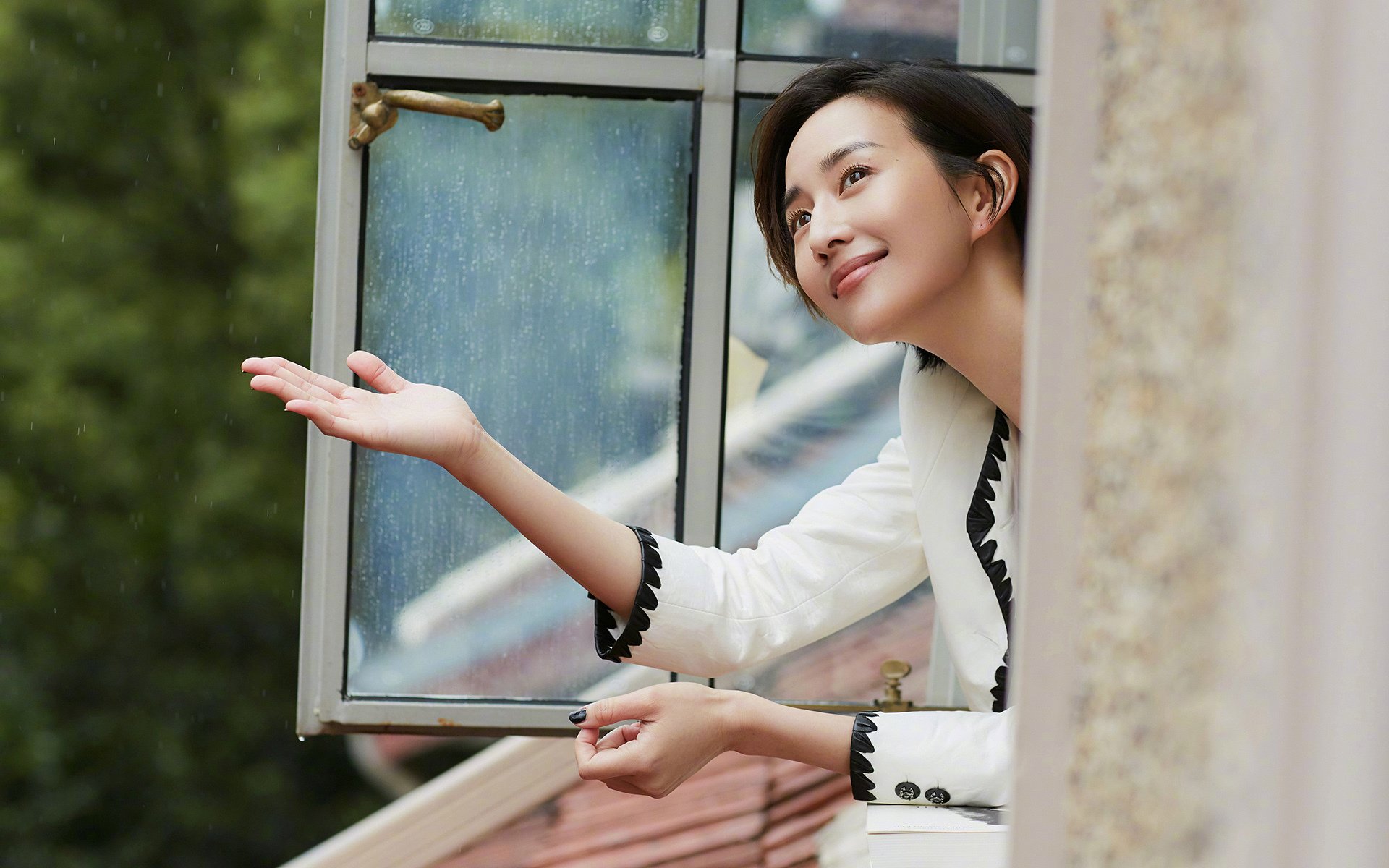 开云官方网站-赛场上的坚持：车手的心理调适之路，赛车手的心理素质