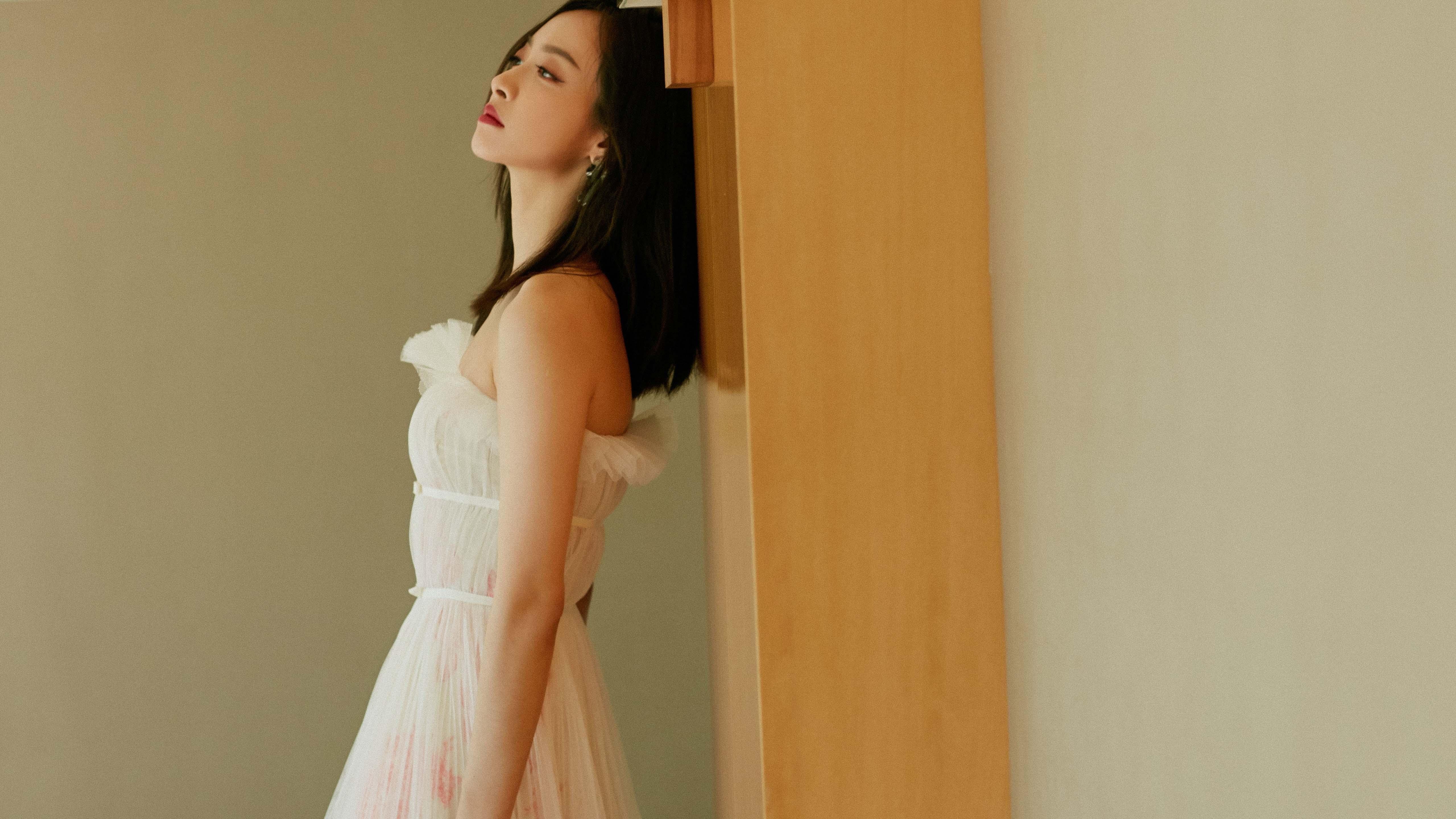 开云官方网站-“东部新区缆绳滑水赛事：挑战力与技巧的极致碰撞”